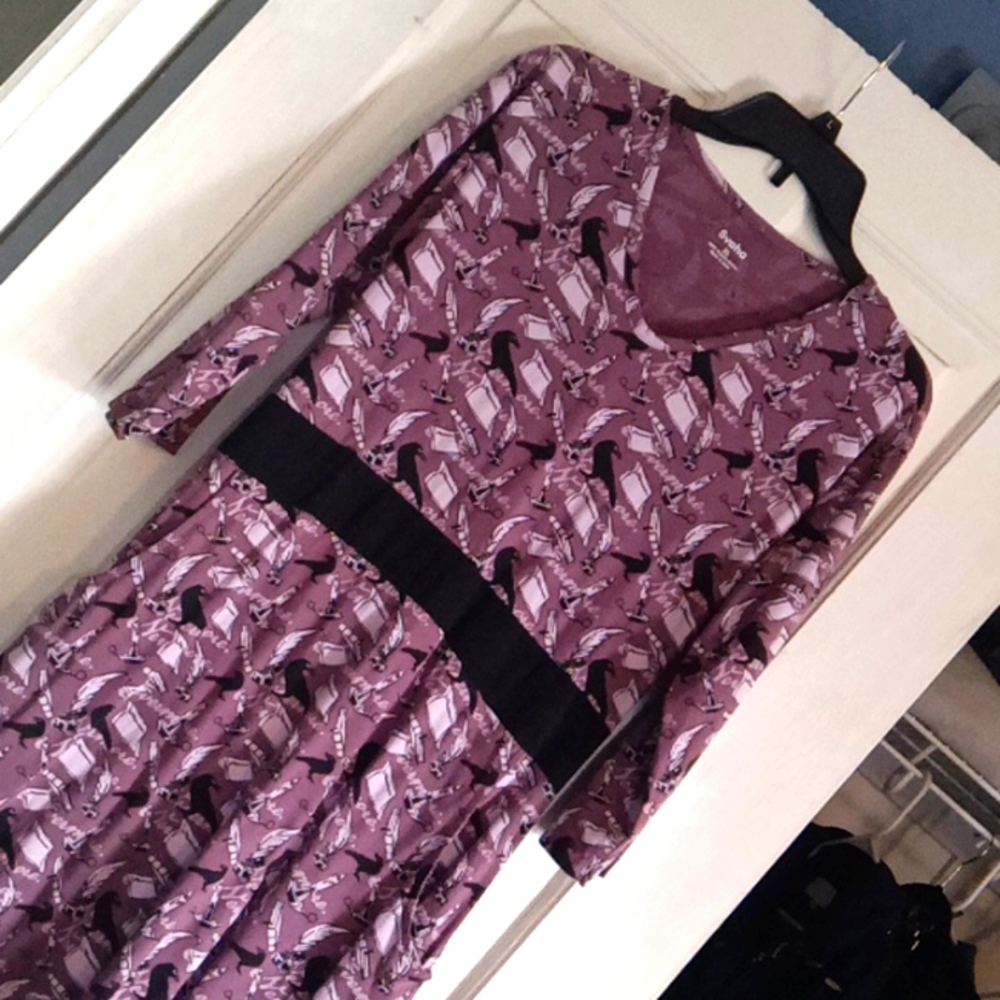 Edgar Allan Poe dress size xl